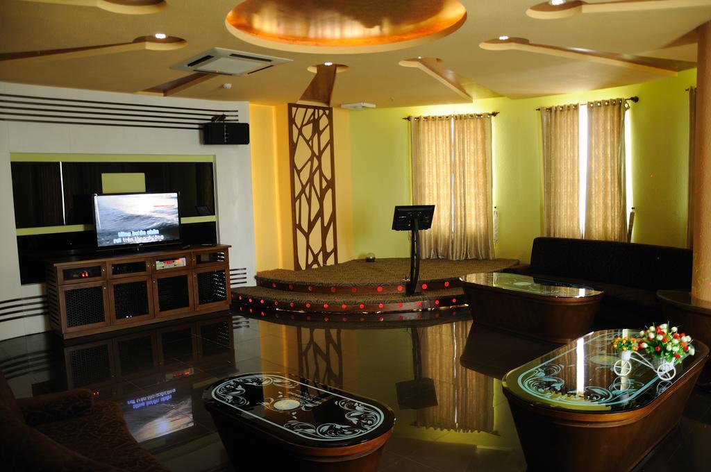 Viet Uc Hotel Ben Tre Екстериор снимка